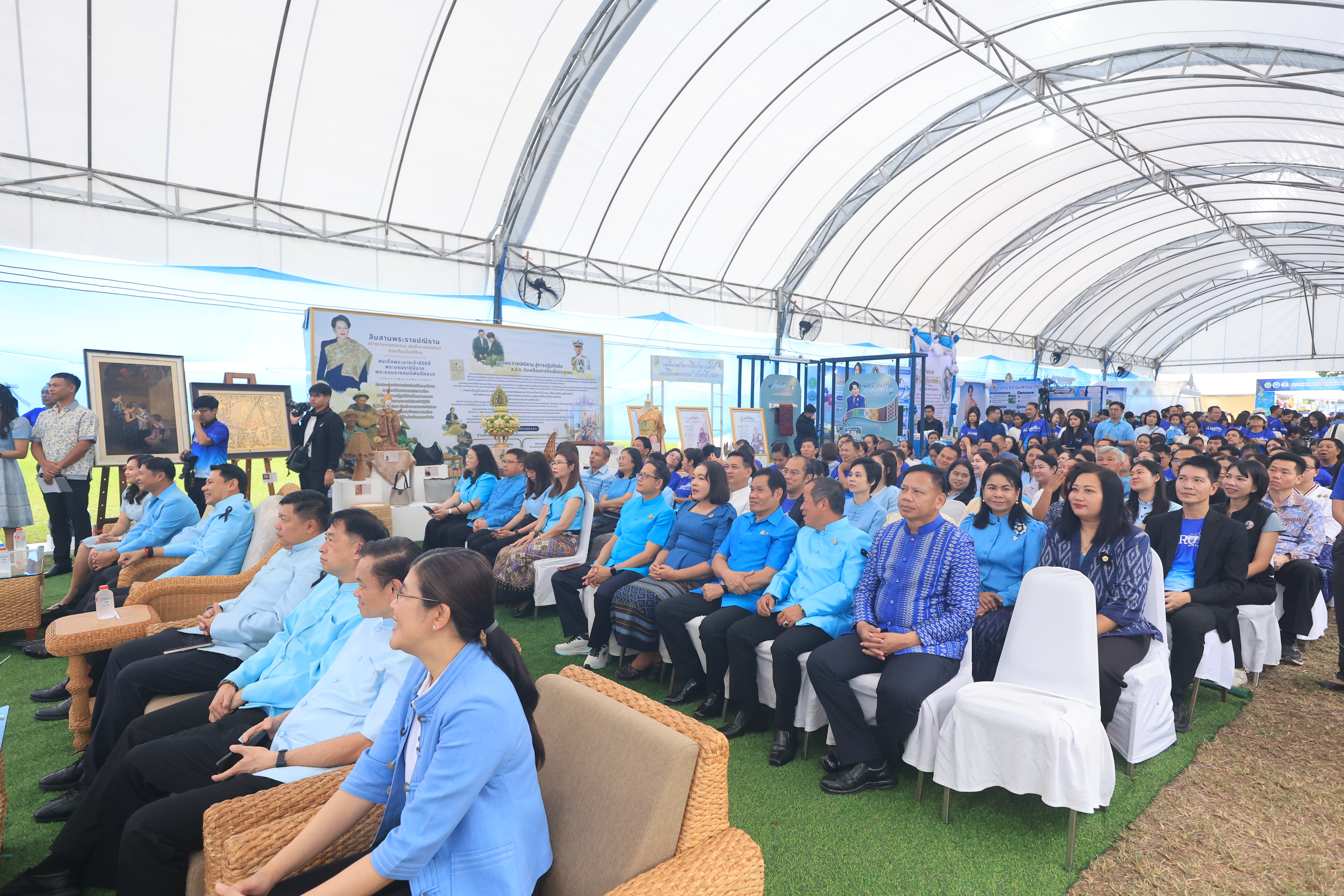 title - ส.ป.ก. เปิดงาน “สืบสานพระราชปณิธาน สร้างงานเกษตรกรรม เลิศล้ำงานหัตถศิลป์ ท่องเที่ยวถิ่นวิถีไทย เพื่อน้อมรำลึกในพระมหากรุณาธิคุณของสมเด็จพระนางเจ้าสิริกิติ์ พระบรมราชินีนาถ พระบรมราชชนนีพันปีหลวง ประจำปี พ.ศ. 2569 ณ ศูนย์ส่งเสริมและพัฒนาอาชีพเสริมนอกภาคการเกษตร จังหวัดพระนครศรีอยุธยา